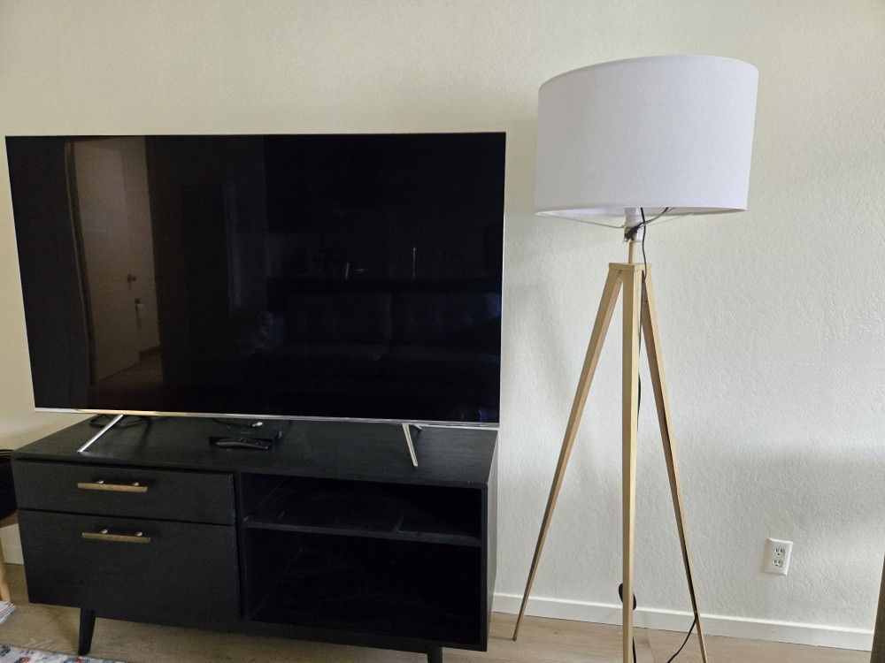 Samsung Smart TV, Stand and Lampshade
