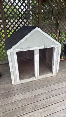 FREE DOG HOUSES !!!!