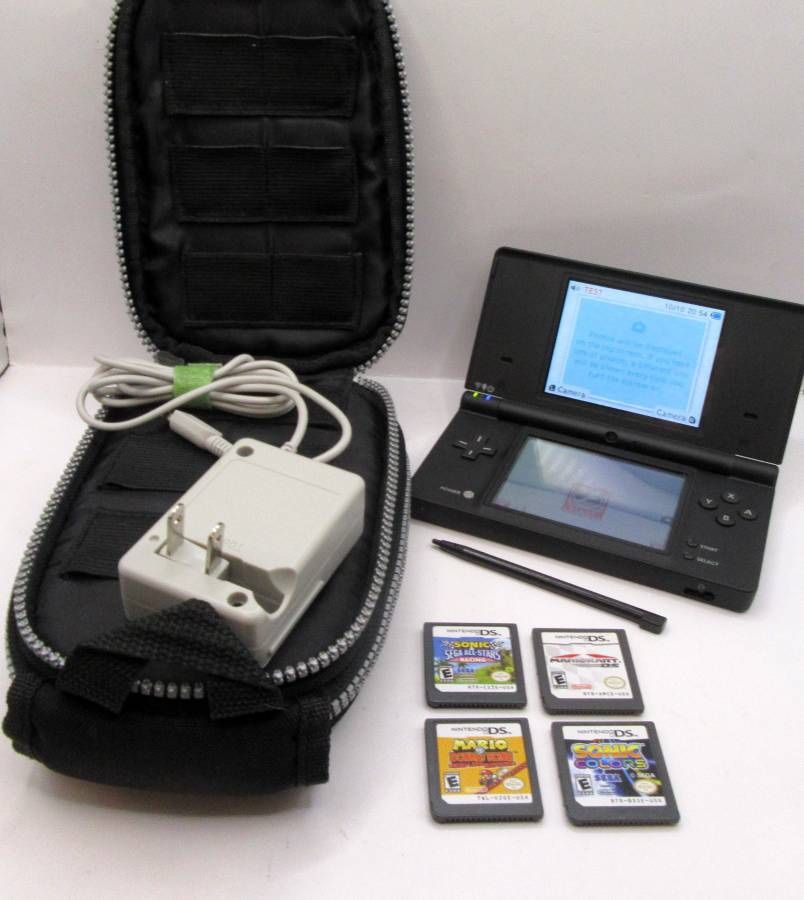 Nintendo DSi Handheld System Console with Case, 4 Games and Charger 