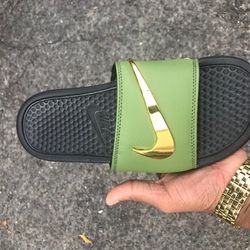 Nike Swoops Slides 