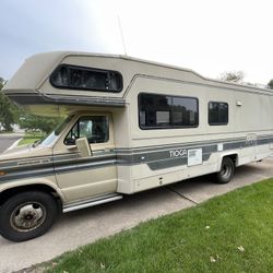 1988 Ford Tioga RV 27’ 