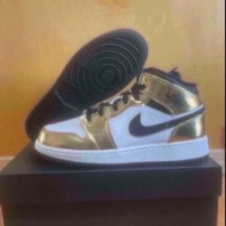 Nike Air Jordan 1 Mid SE GS Metallic Gold Size 6Y/7.5W Brand New