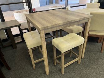 Counter Height Table with 4 Stools