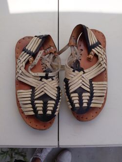 Mexican huarache $10 size 10