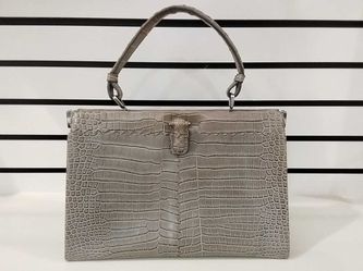 Bottega Veneta Frame Gray Crocodile Top Handle Handbag Vc0926ozxzmia