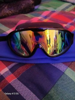 Swim goggles