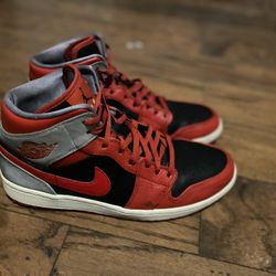 NIKE AIR JORDAN 1 MID FIRE RED 3M REFLECTIVE 