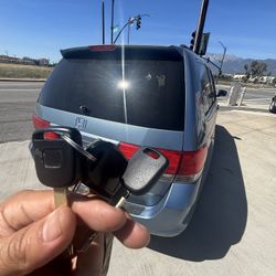 Llaves De Autos / Car Keys And Remotes 