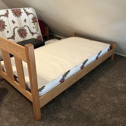 2  TWIN BEDS  4 Sets Matching SHEETS