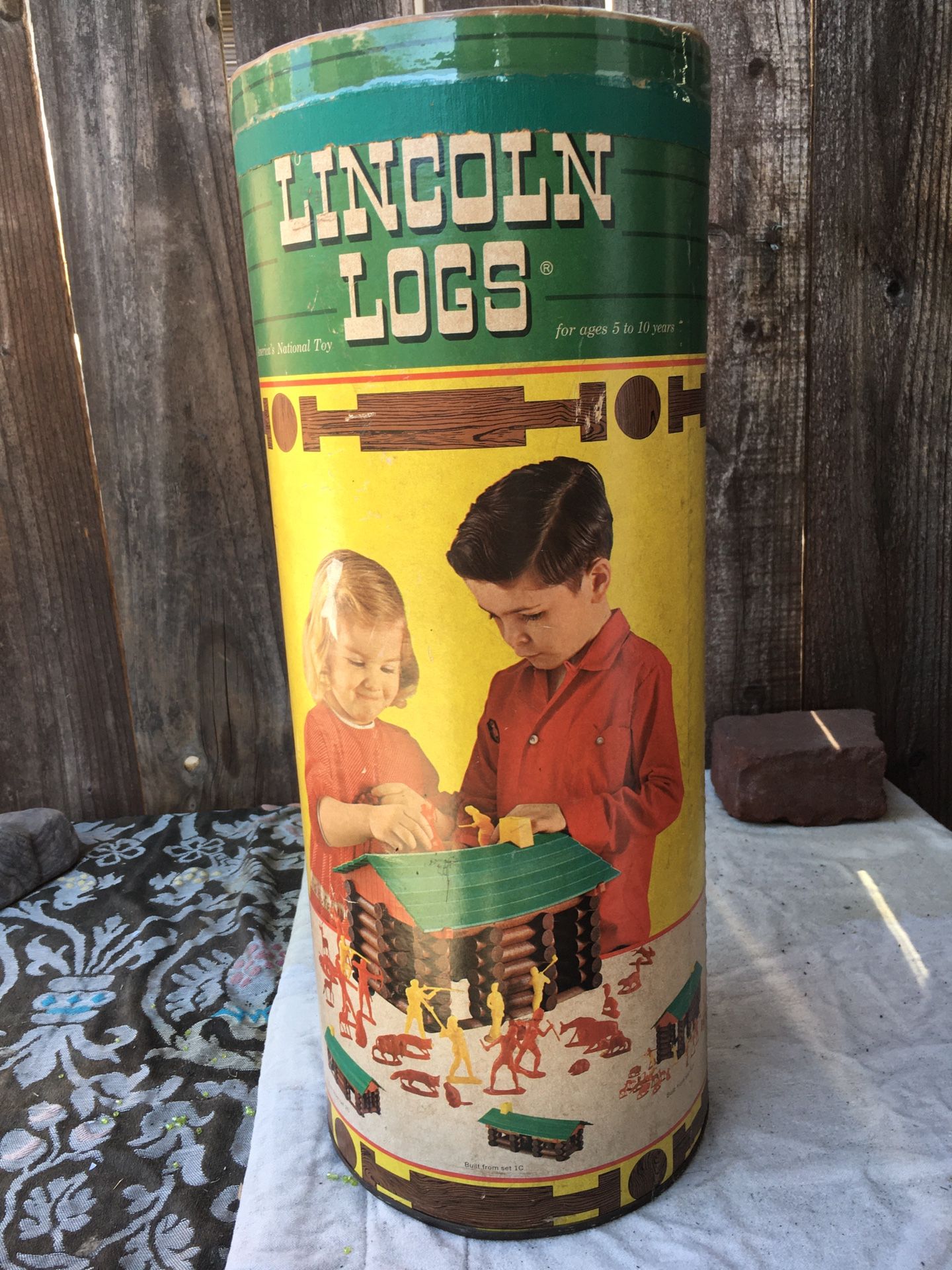 Vintage Lincoln Logs Container (ONLY). Missing Lid. Great Decor Piece!
