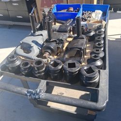 Pneumatic Impact Wrench 3/4"-1"-11/2" And Socket 