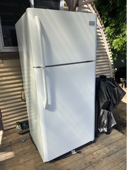 Frigidaire 30in Fridge