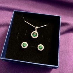 Halo emerald necklace & earrings set In Sterling Silver