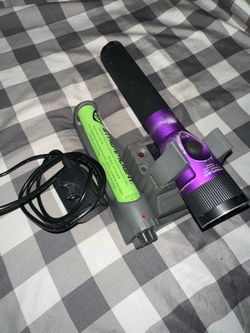 Streamlight W/ 2 batteries & charger