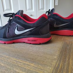 Nike Dual Fusion Men's Shoes Sneakers fits like size 10.5