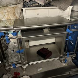  Mirror Dresser 