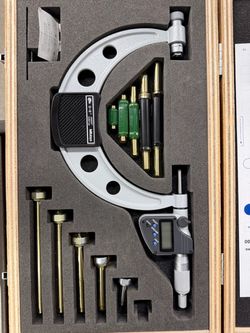 Mitutoyo Digital Micrometer Set 0-6" .00005”