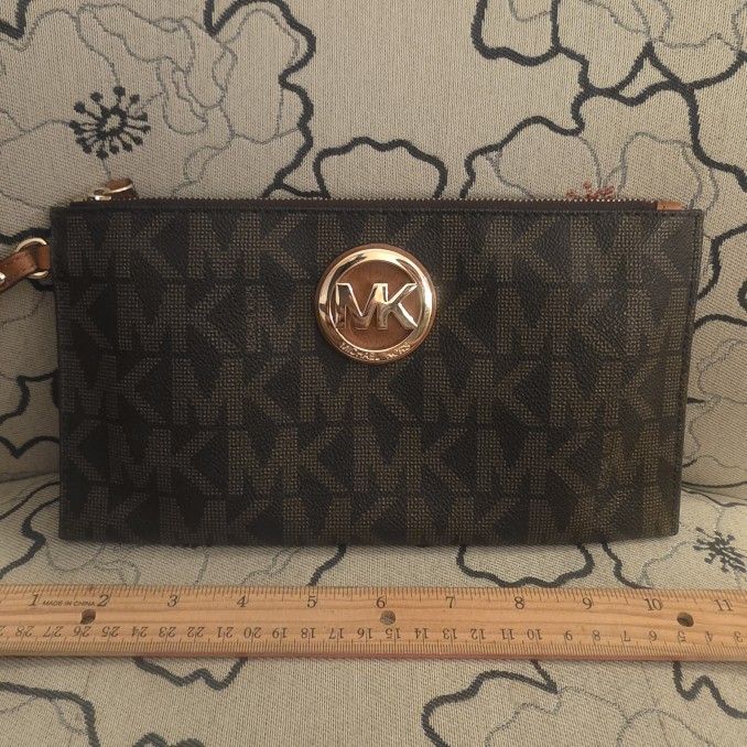 MICHAEL KORS Fulton Monogram Clutch Wristlet