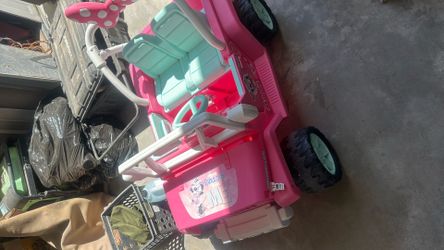 Minnie Mouse power wheel