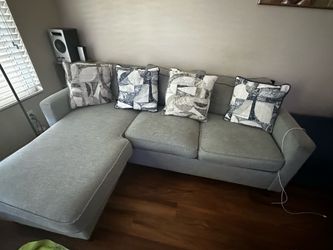2 L-shaped couches