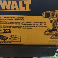 New DeWalt 20v XR Brushless Compact Drill/3 Speed Impact Driver Combo Kit 
