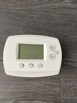 Honeywell TH6110D1005 Programmable Thermostat, White