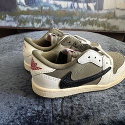 Jordan 1 Travis Medium Olive Size 9C $150