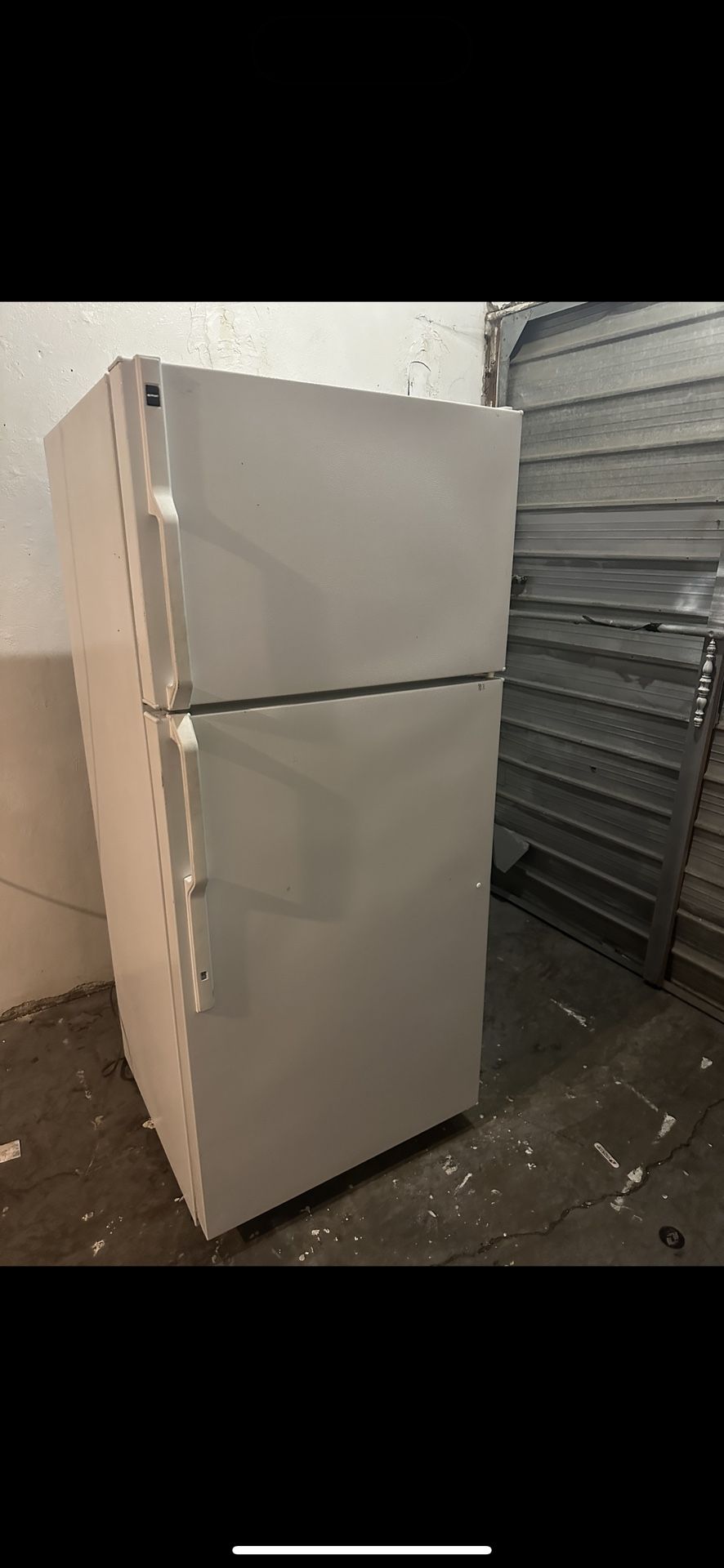 Refrigerator works great. We sell all the time delivery extra.