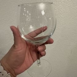 4 wine Glasses 