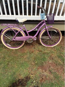 Teen/woman beach cruiser