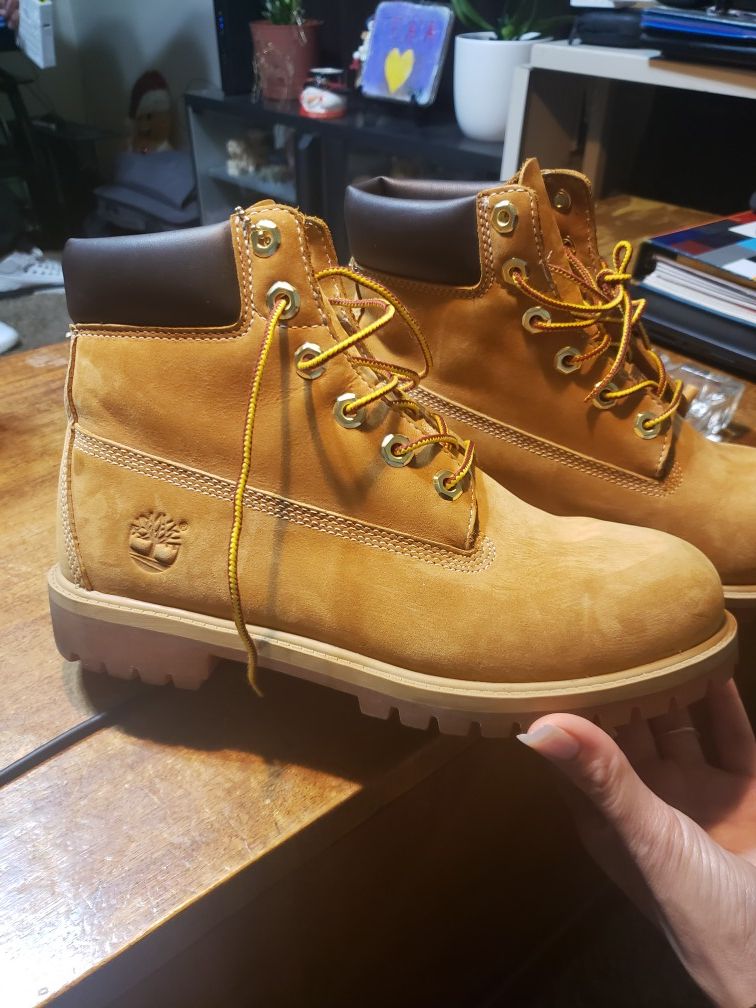 Mens 6 fits women's 7.5/8 like new