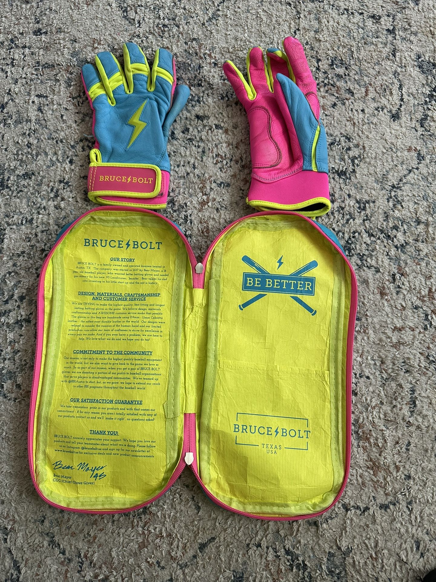 Bruce bolt batting gloves