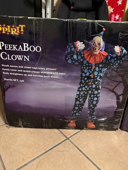 Peekaboo clown animatronic