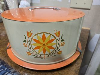 Vintage Metal Cake Carrier