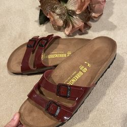 New Birkenstock Woman’s Flats