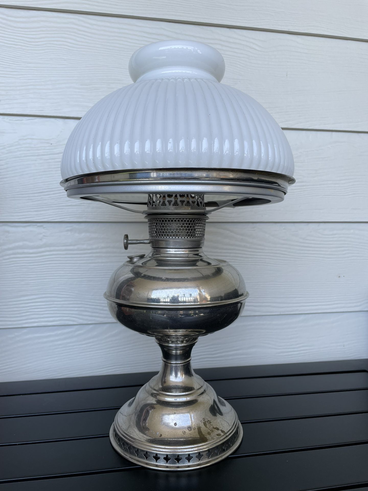 Bradley & Hubbard B& H Antique Oil Lamp 