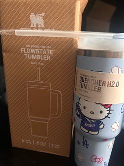 Stanley water bottle/ hydro flask