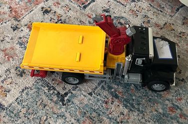 Toy Dump Truck with Crane