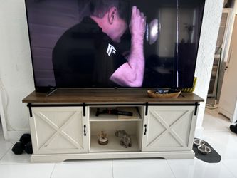 Modern TV Stand / Entertainment Center