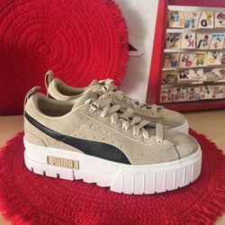 Puma Platform Of White Sneakers Size 6.5