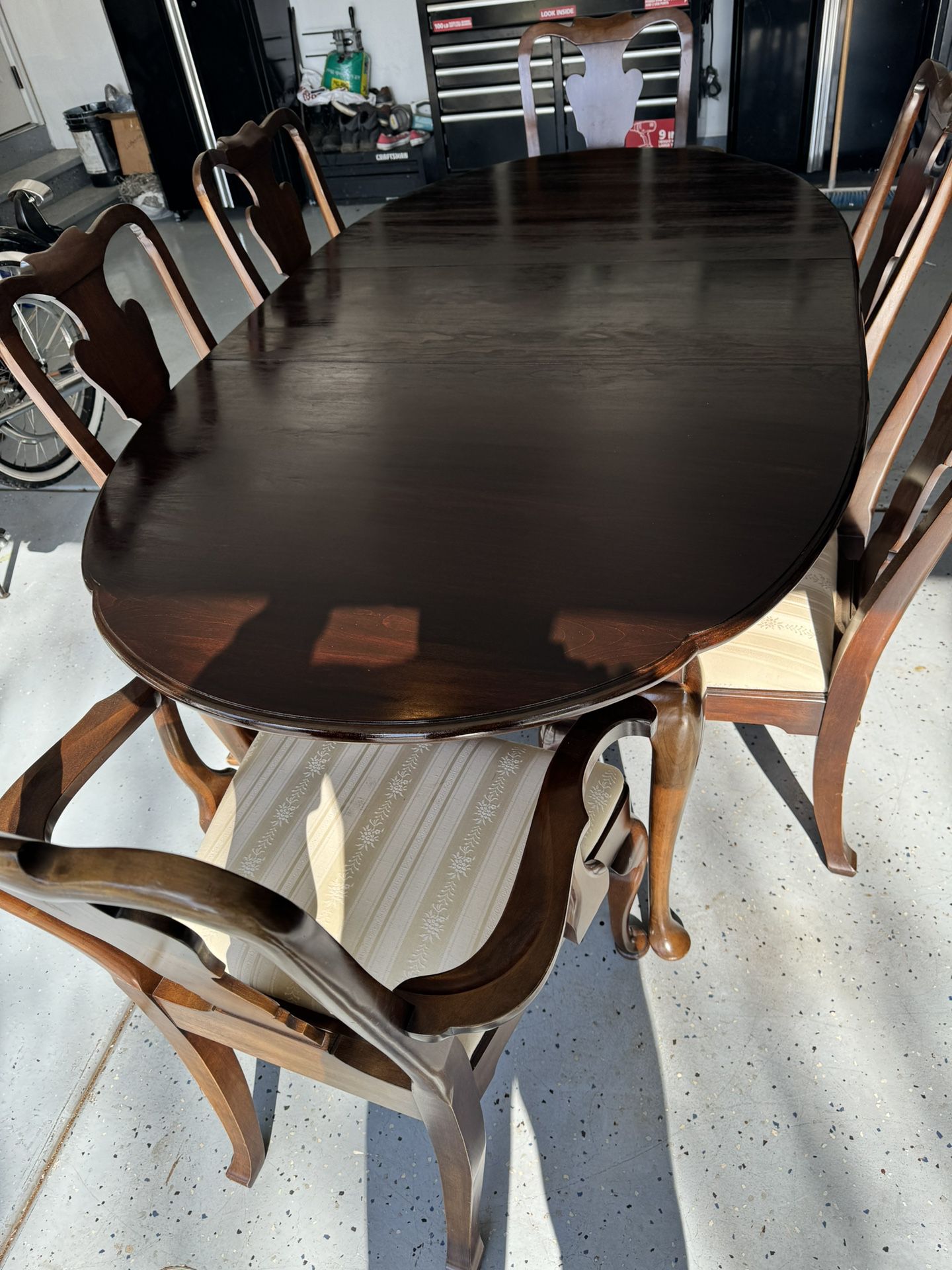 6 chairs dining table 