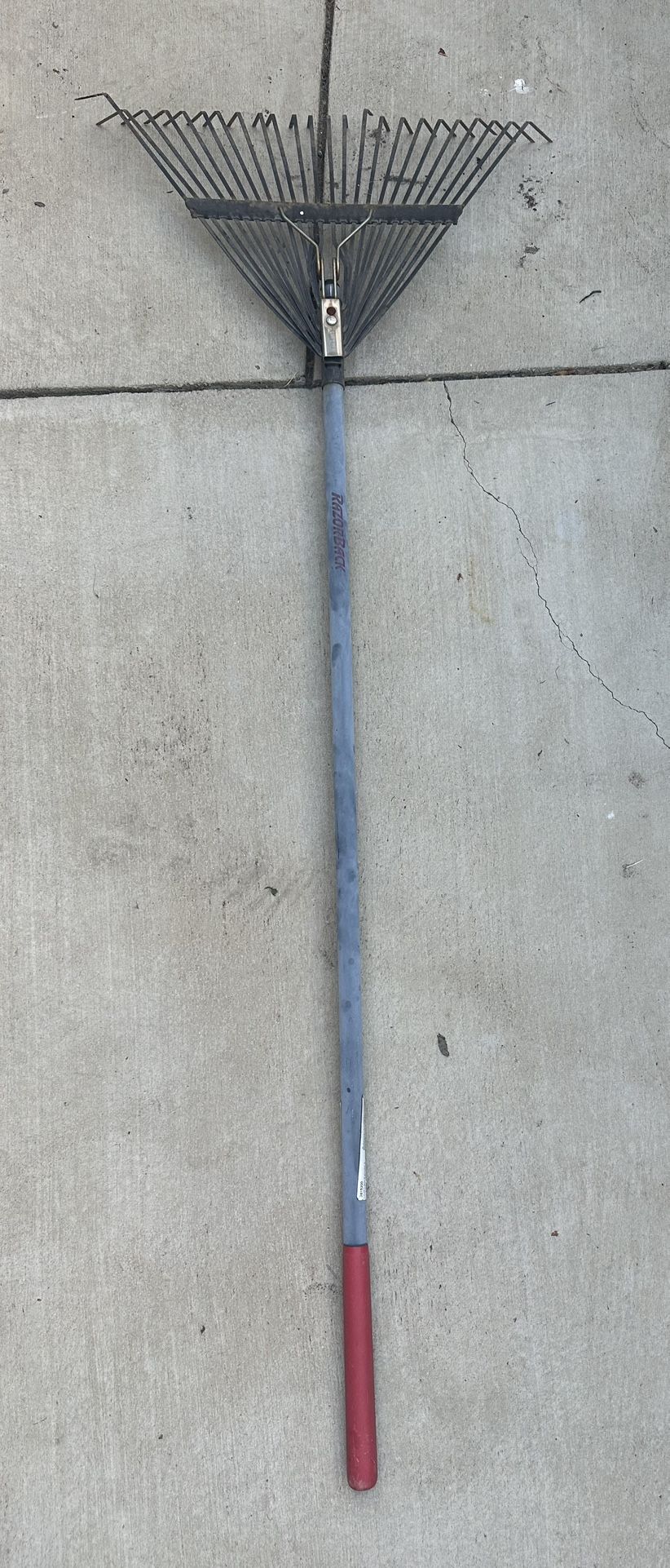 Razor-Back Steel Leaf Rake