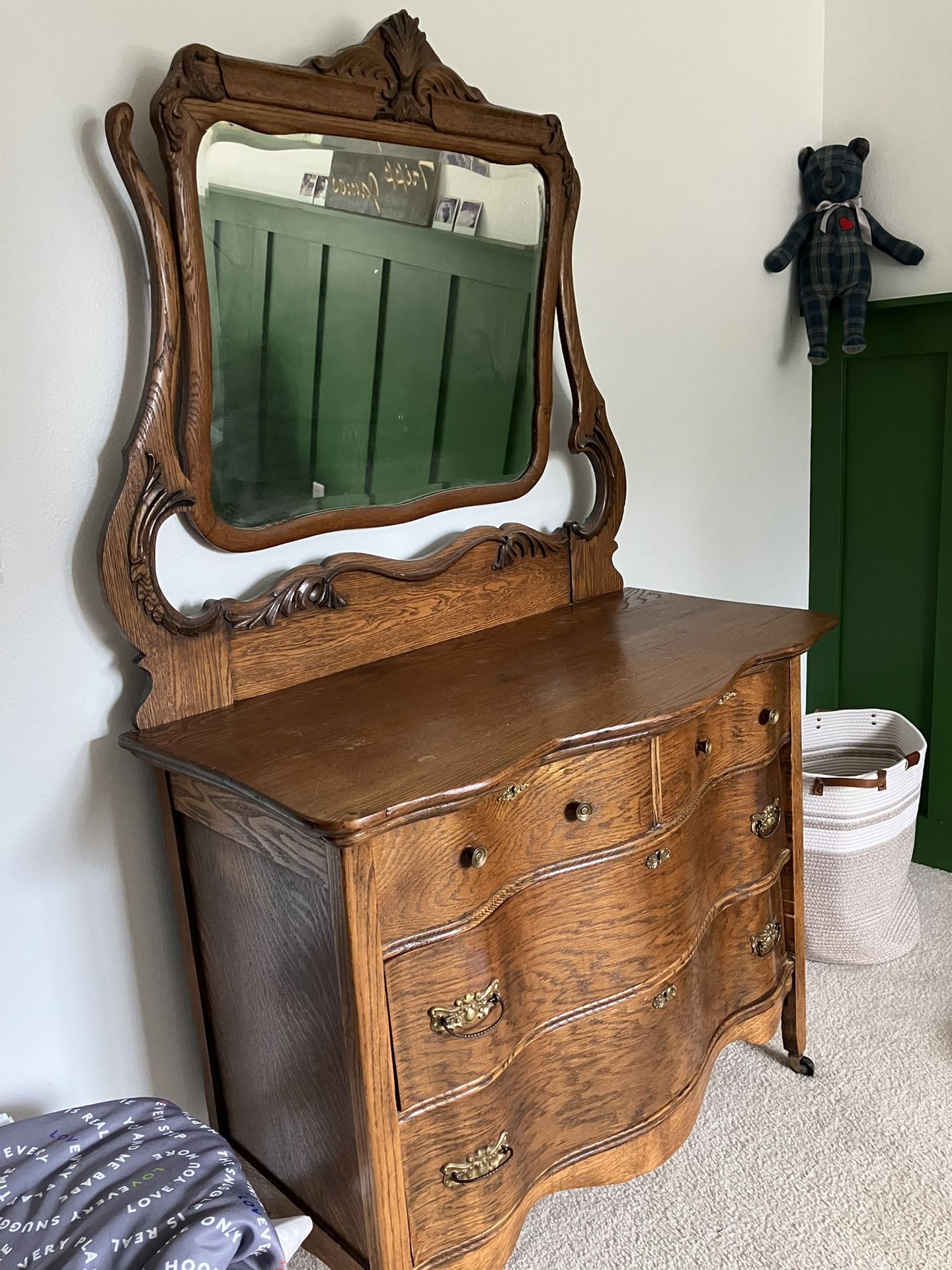 Antique Dressers with Mirror
