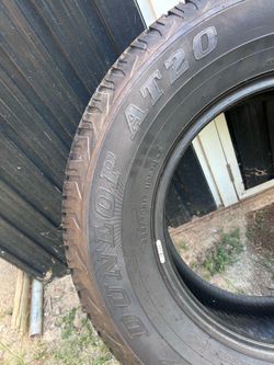Dunlop AT20 P265/70R17 Tire