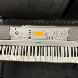 Yamaha PSR E303 Electronic Piano MIDI