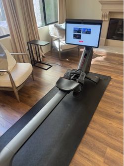 Peloton Rower/Rowing Machine with 24" Screen