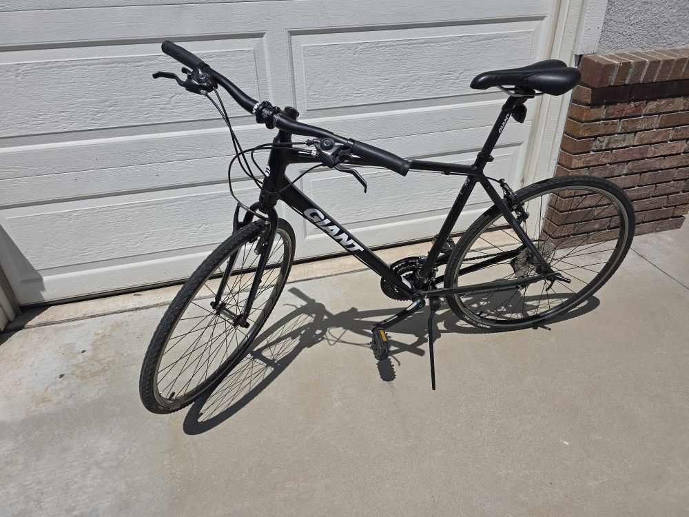 Giant Escape Bicycle (Hybrid)
