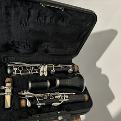 Yamaha Clarinet And Music Book