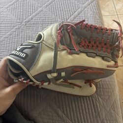 Mizuno baseball glove 