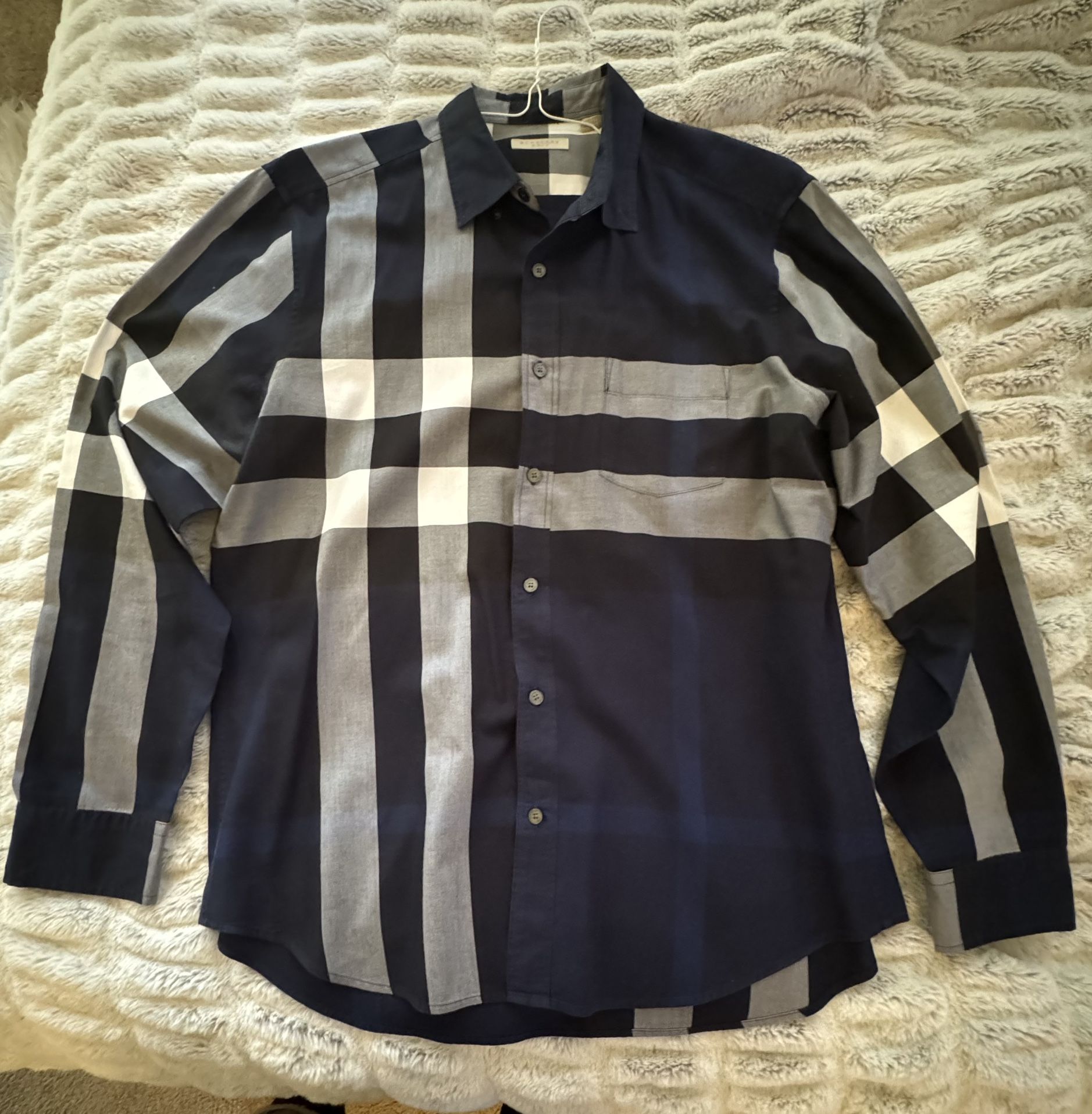 Burberry Long Sleeve Size L
